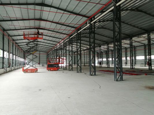 Hot Dip Galvanized / Lackierte Stahlkonstruktion Lagerhaus Gebäude Vorkonstruktion