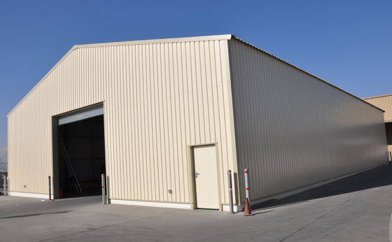 Stahldach aus Wellstahl Metallbaubau Gebäude Stahlrahmen Lagerlager