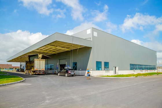 Schnelle Installation Vorgefertigtes Metall Lager Windwiderstand mit Sandwich-Panel Dachverkleidung
