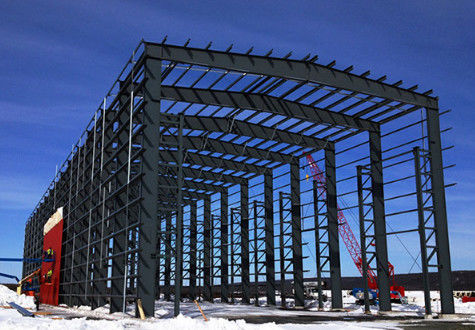 Moderne Industrievorgefertigte Stahlkonstruktion Große Werkstatt mit Leichtbau für Werkstätten Anwendung